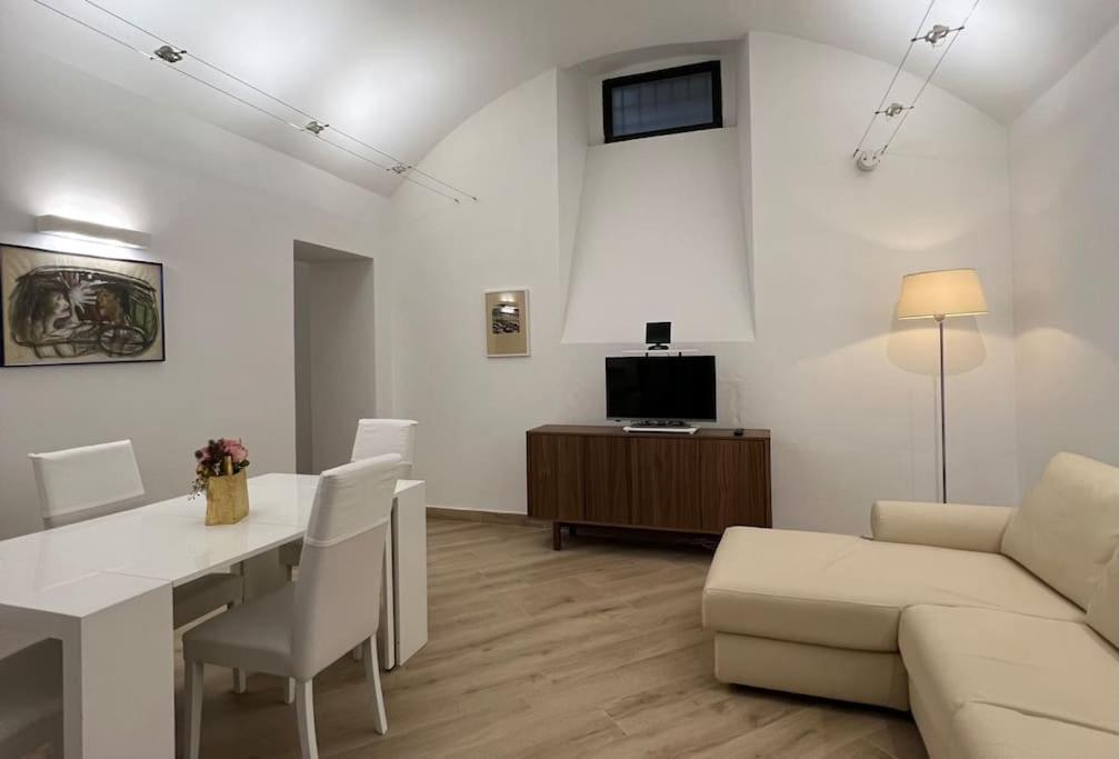 Molo 7 - Antesitum - Classic, Modern And Cozy Мальграте Экстерьер фото